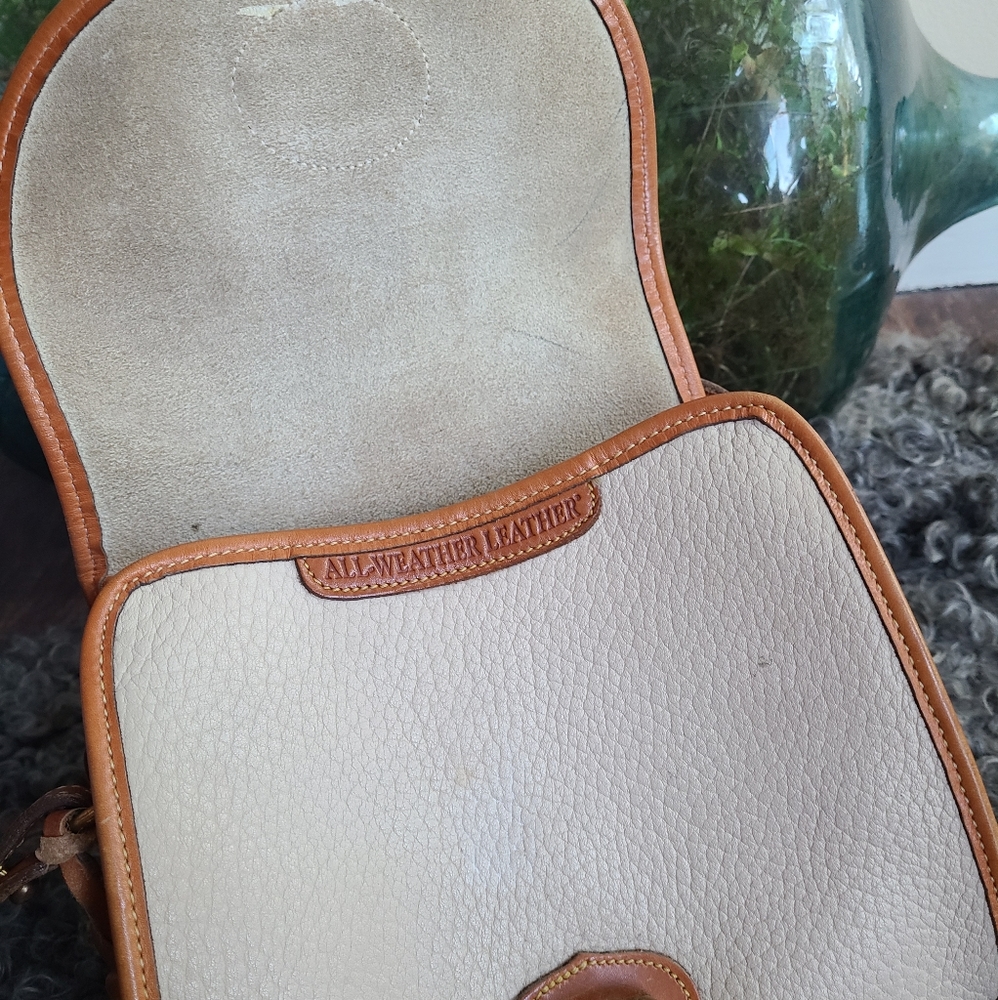 SWAPPED Dooney & Bourke White Leather Shoulder Bag + Wallet - Picture 6 of 16